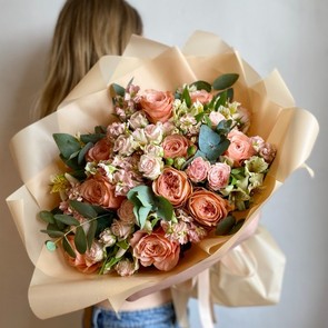 Букет из пионовидных роз - Цветущий сад