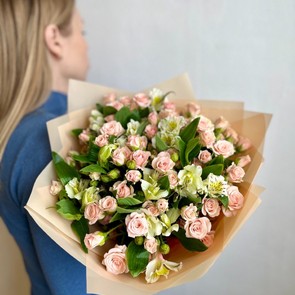 Букет из кустовых роз  - Полевые розы