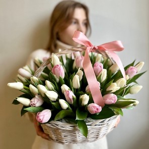 Корзина - Прелестные тюльпаны
