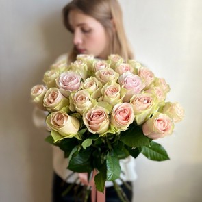 25 Эквадорских розовых роз